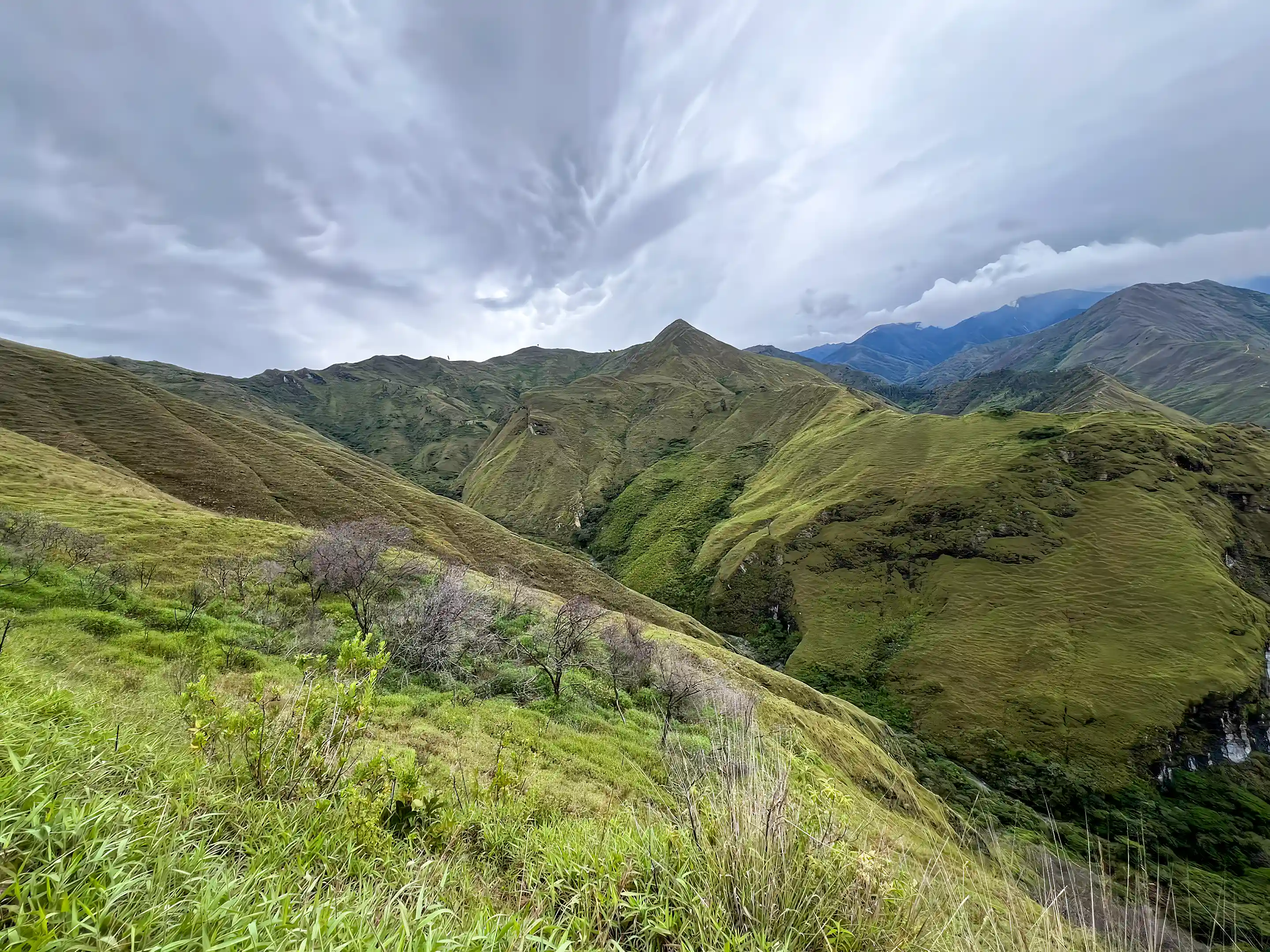 Water-Rich Land for Sale in Via Vilcabamba-Yangana, Masanamaca, Vilcabamba, Loja, Ecuador