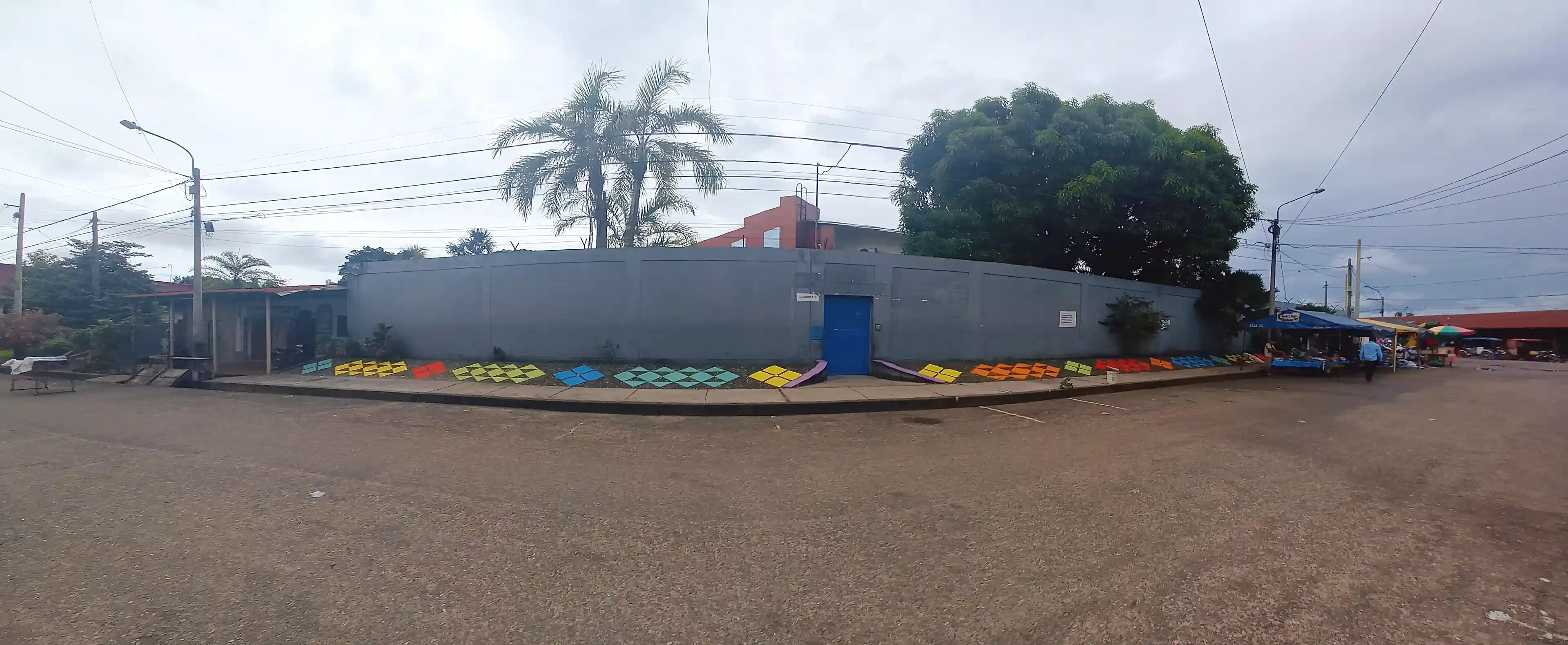 Muro de seguridad alredador la propiedad