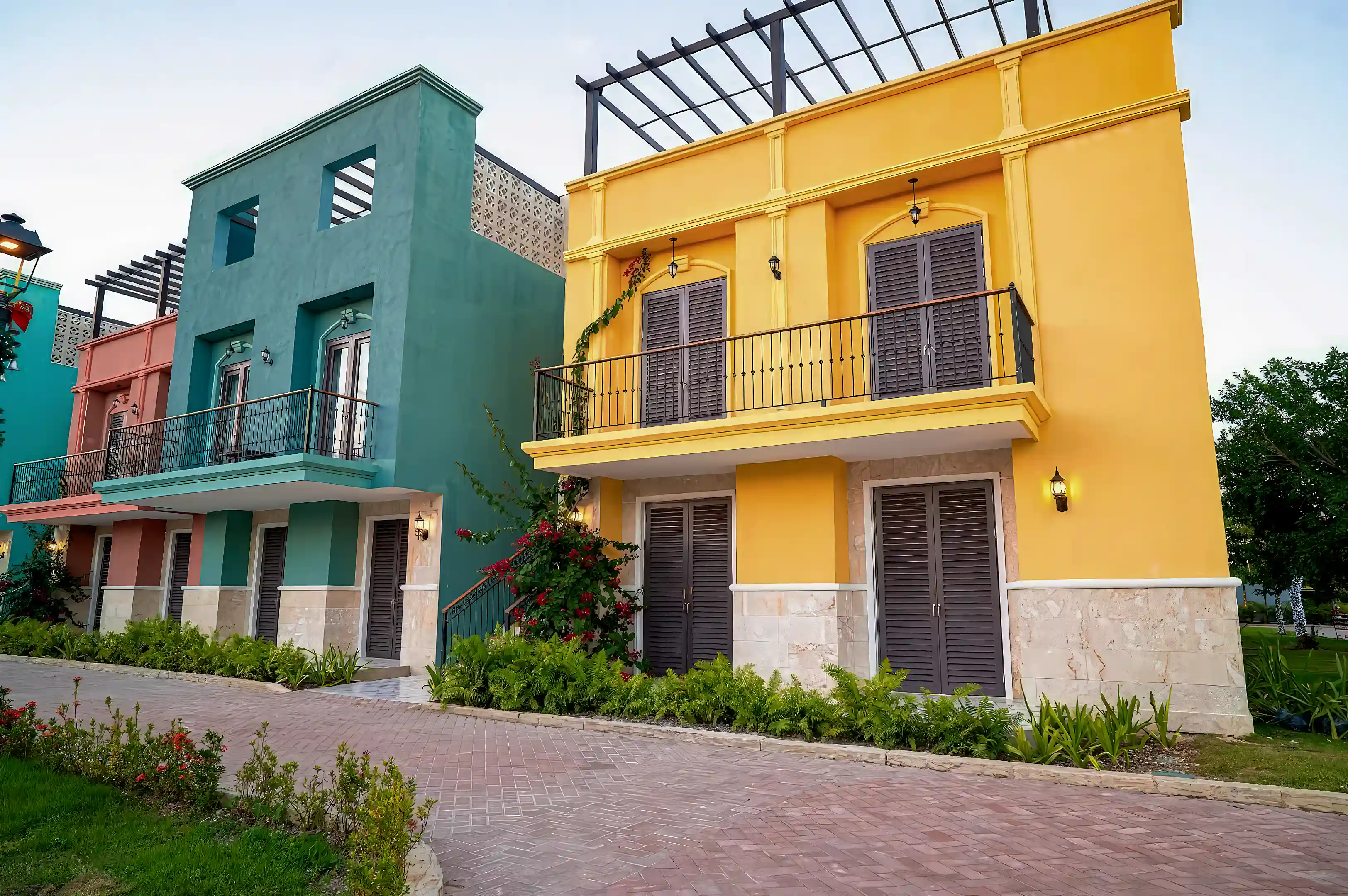 Here’s a clean, listing-ready description for this image ?
---
Charming exterior...