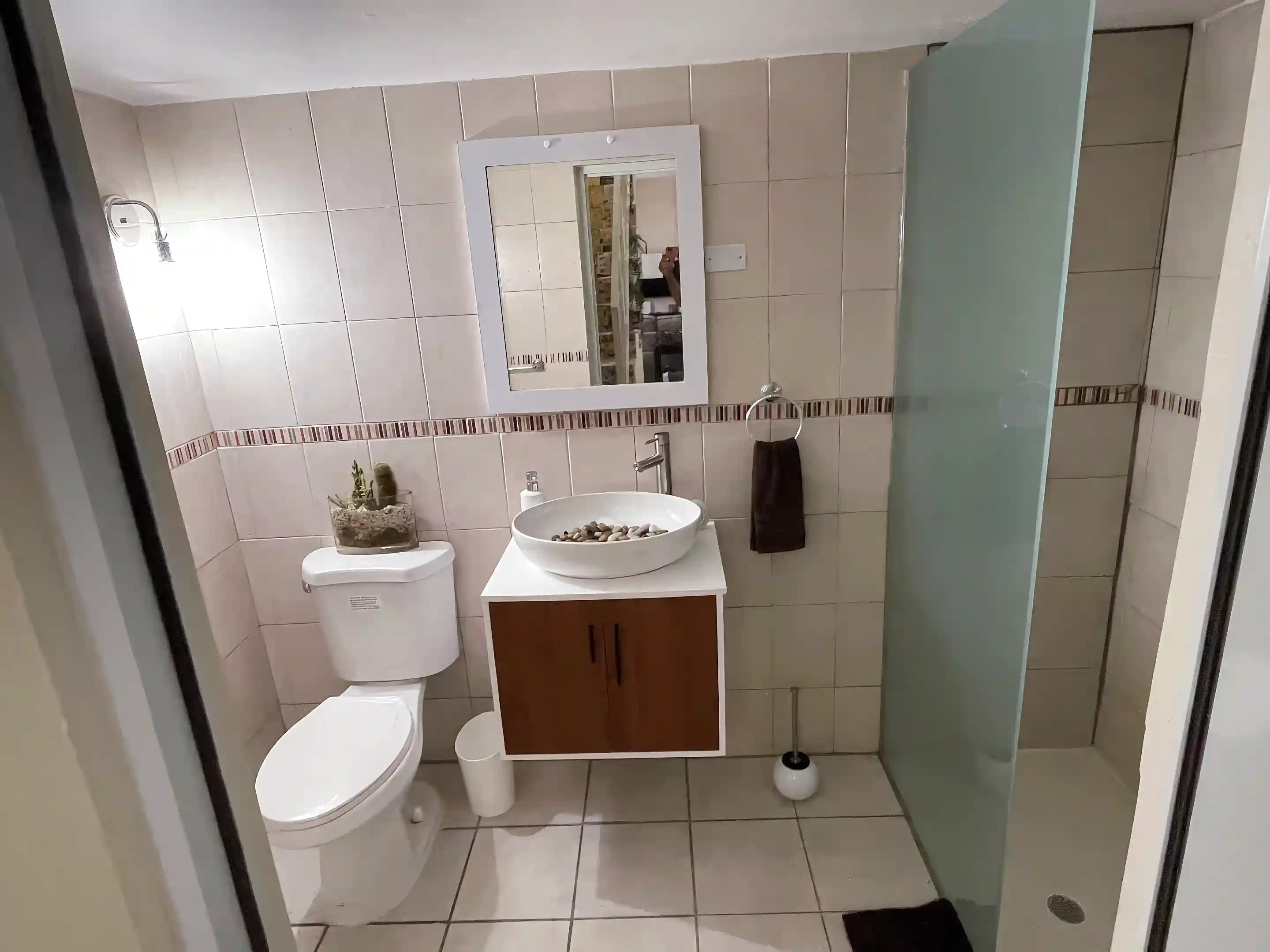 Main floor full Bathroom