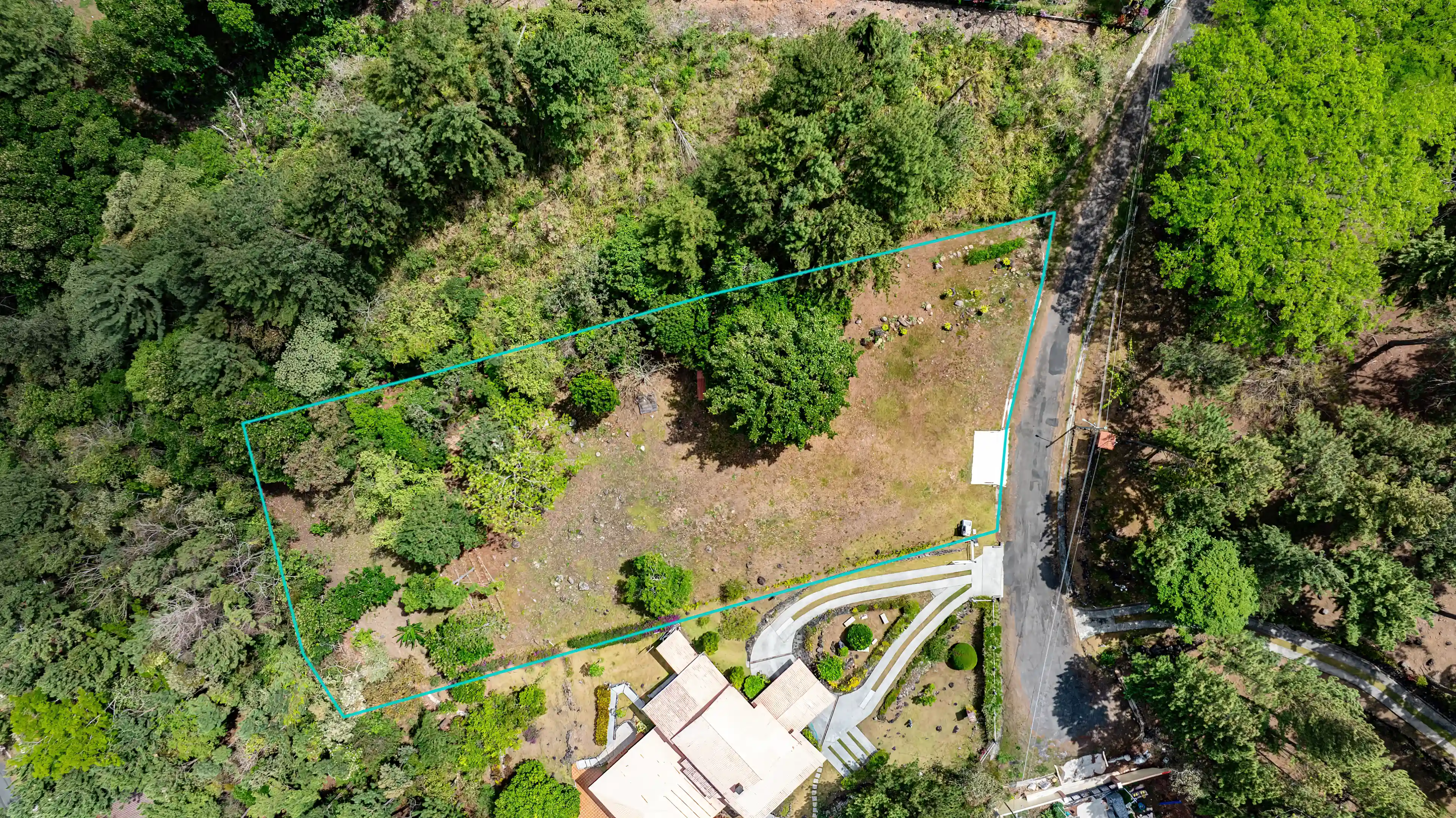 Aerial view with property boundary outlined, showing the exact size...