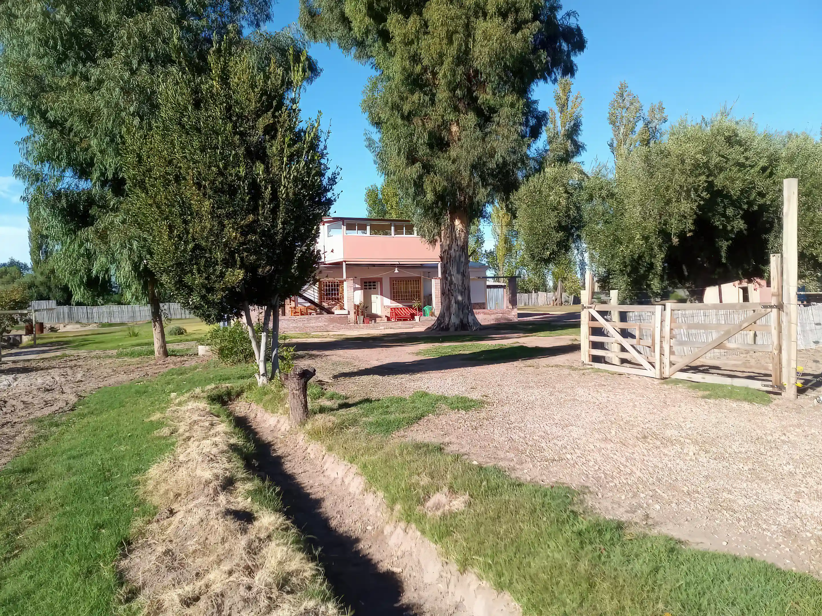 Home and Fruit Farm for Sale in Mendoza Province, Argentina