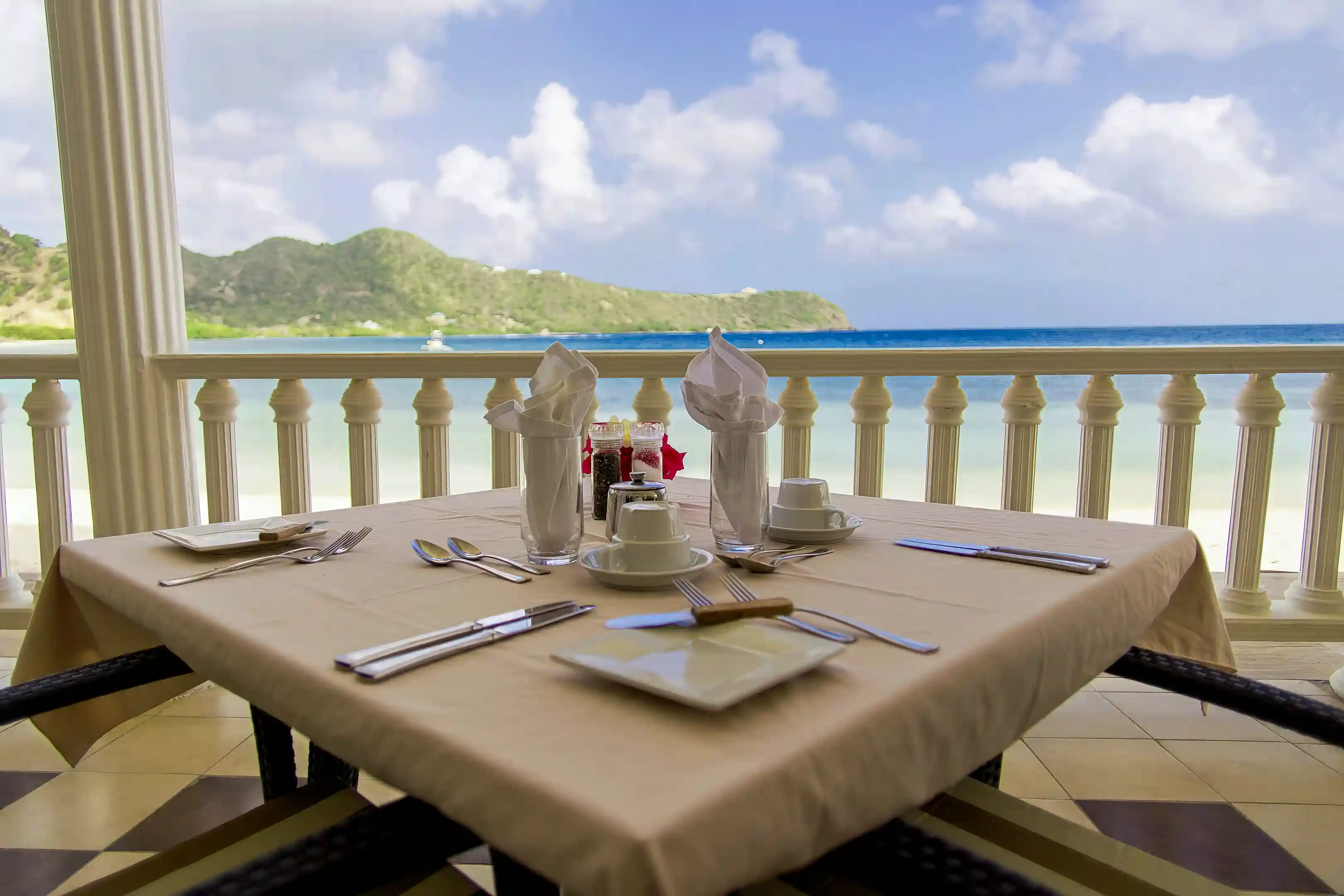 Beachfront Dinning