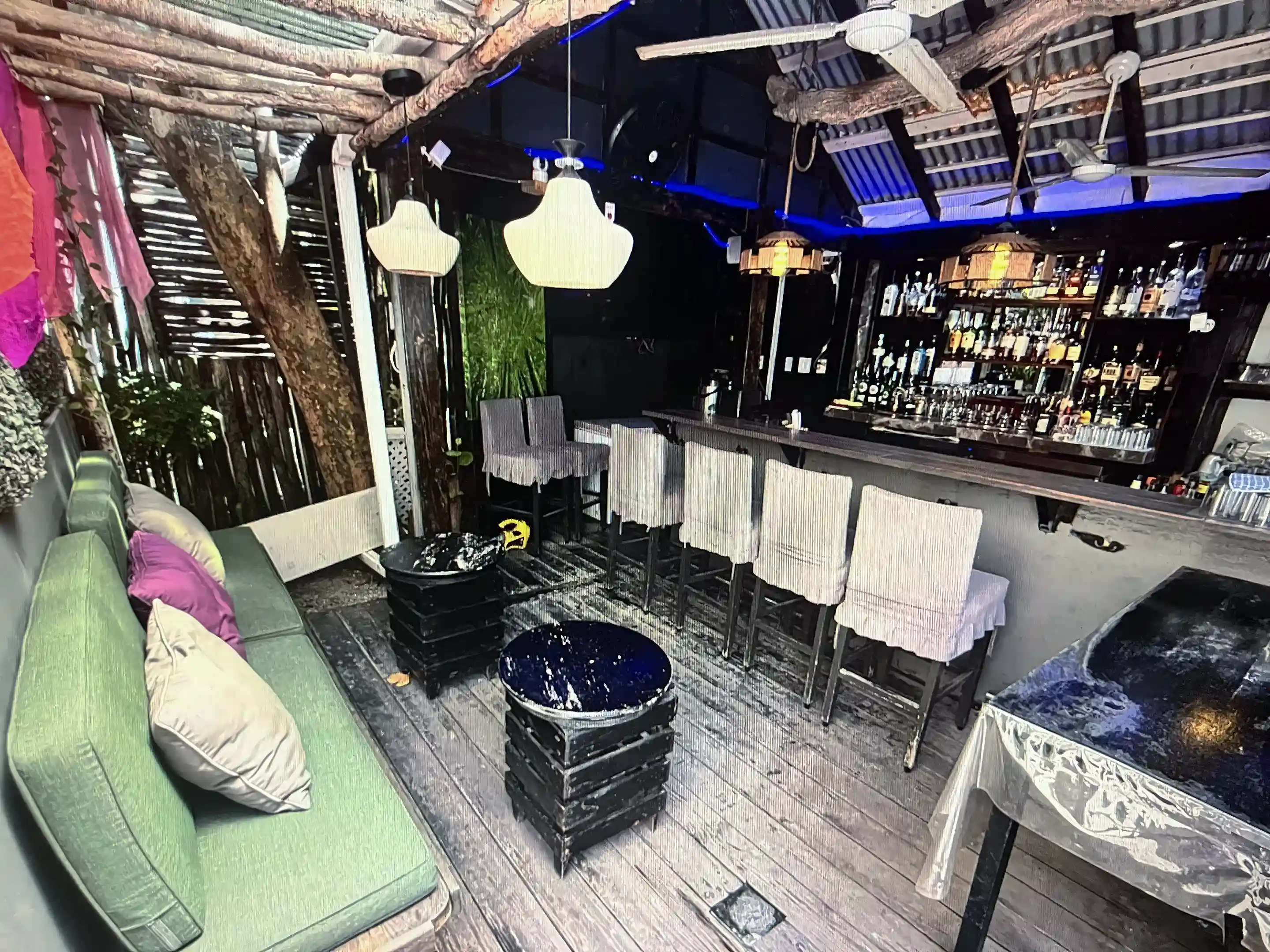 Outdoor Patio Dining Area (Covered Patio Bar)