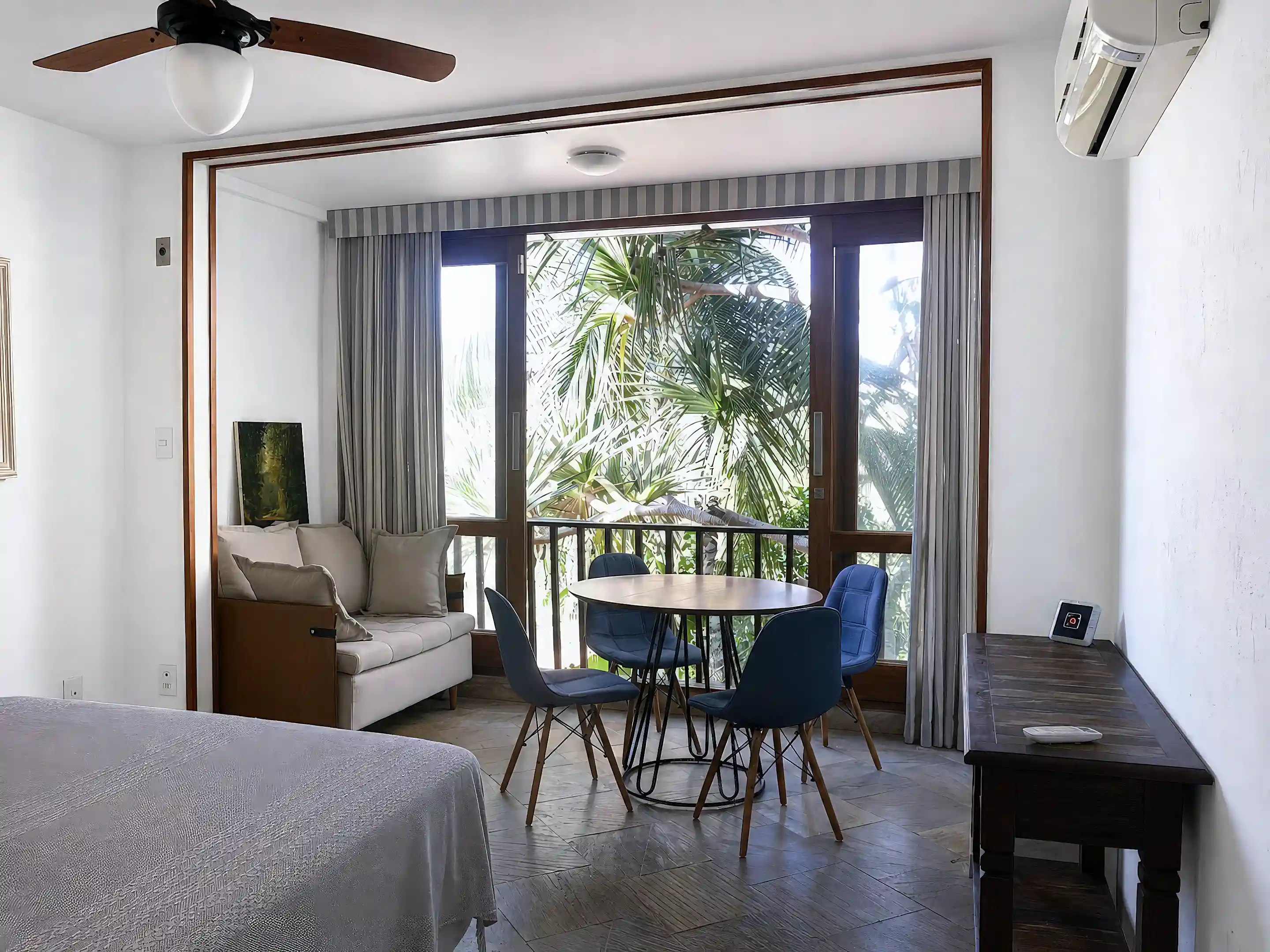 suite bedroom with gardenfront doors