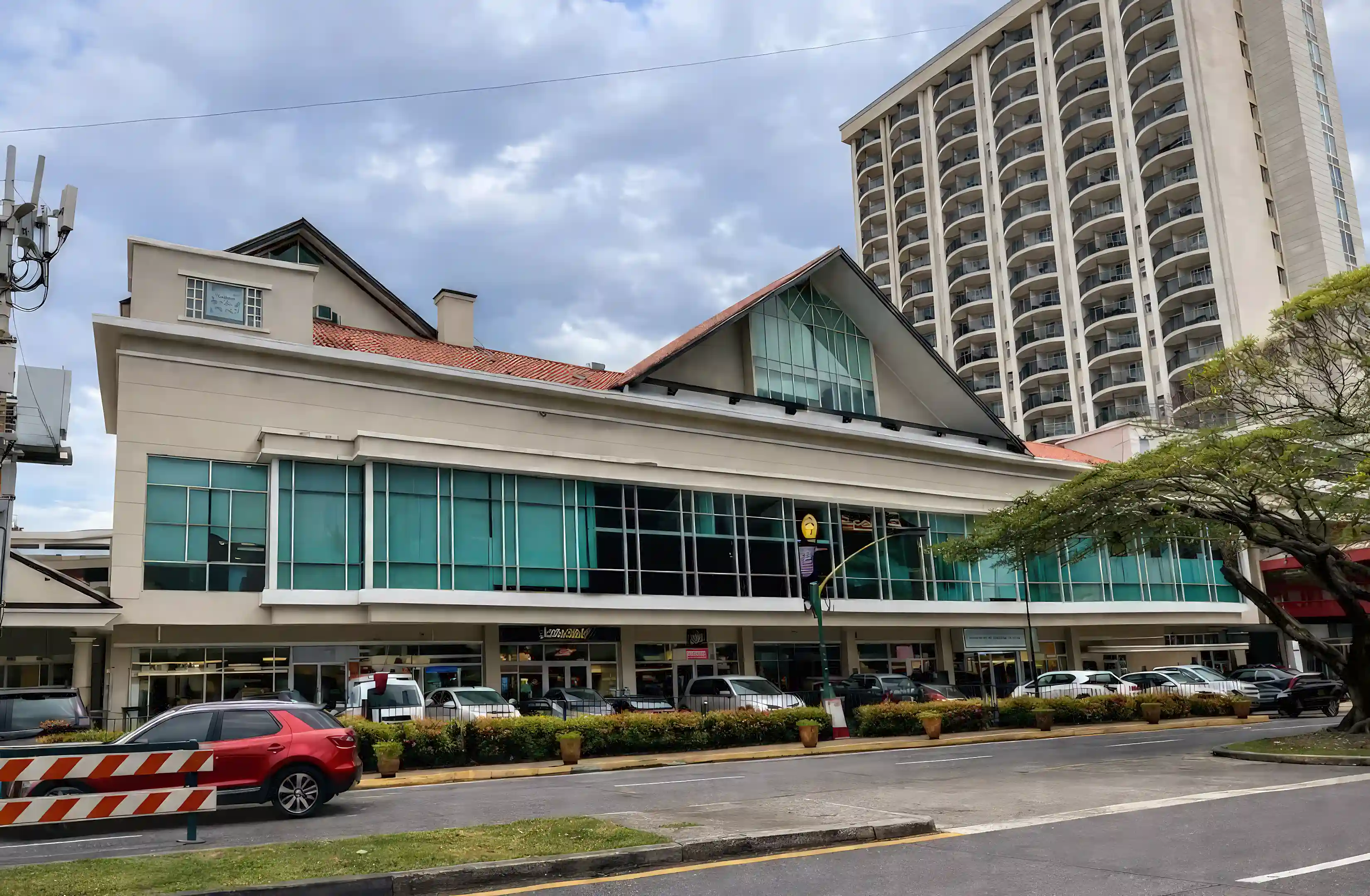 Office Space for Sale in Ph Camino De Cruces, Urbanización El Dorado, Betania, Panama City, Panama