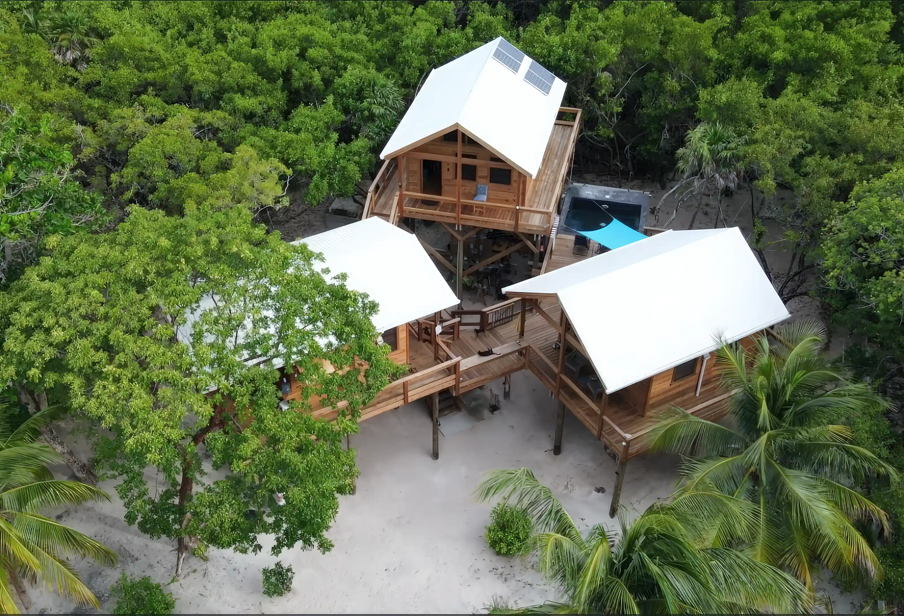3-pod design, Bedroom/Kitchen/Living Room
Elevated and all-wood build