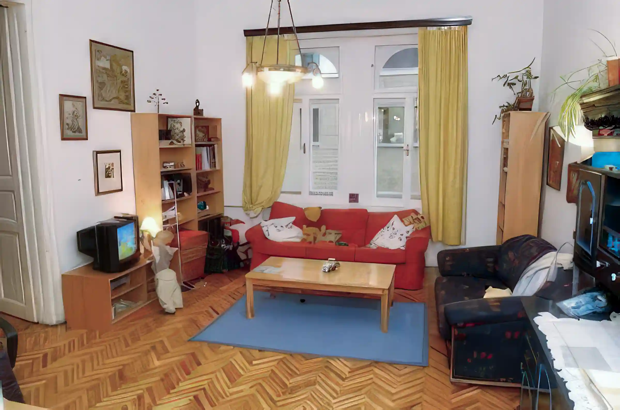 2 Room Apartment for Sale in Podmaniczky, Budapest, Hungary