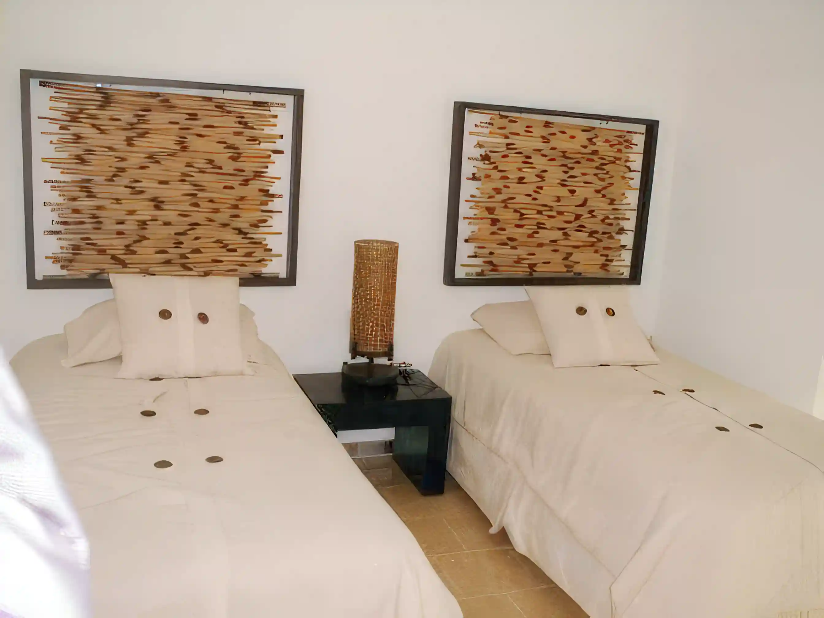 REC 1 - 2 TWIN BEDS