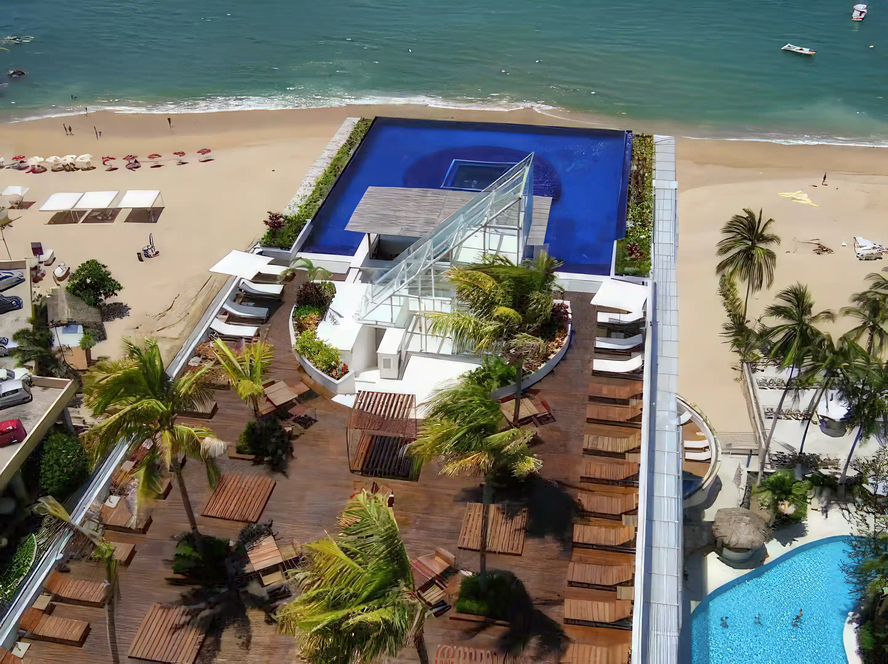 ROOF TOP HEATED POOL, SUN DECK, JACUZZI, BAR AND LOUNGE