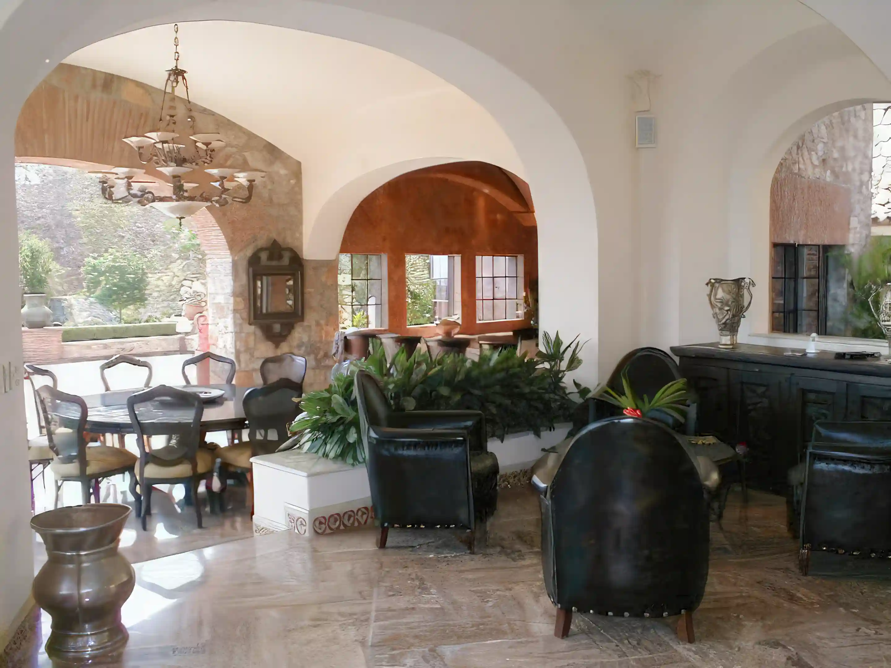 Dining Room & Sitting area