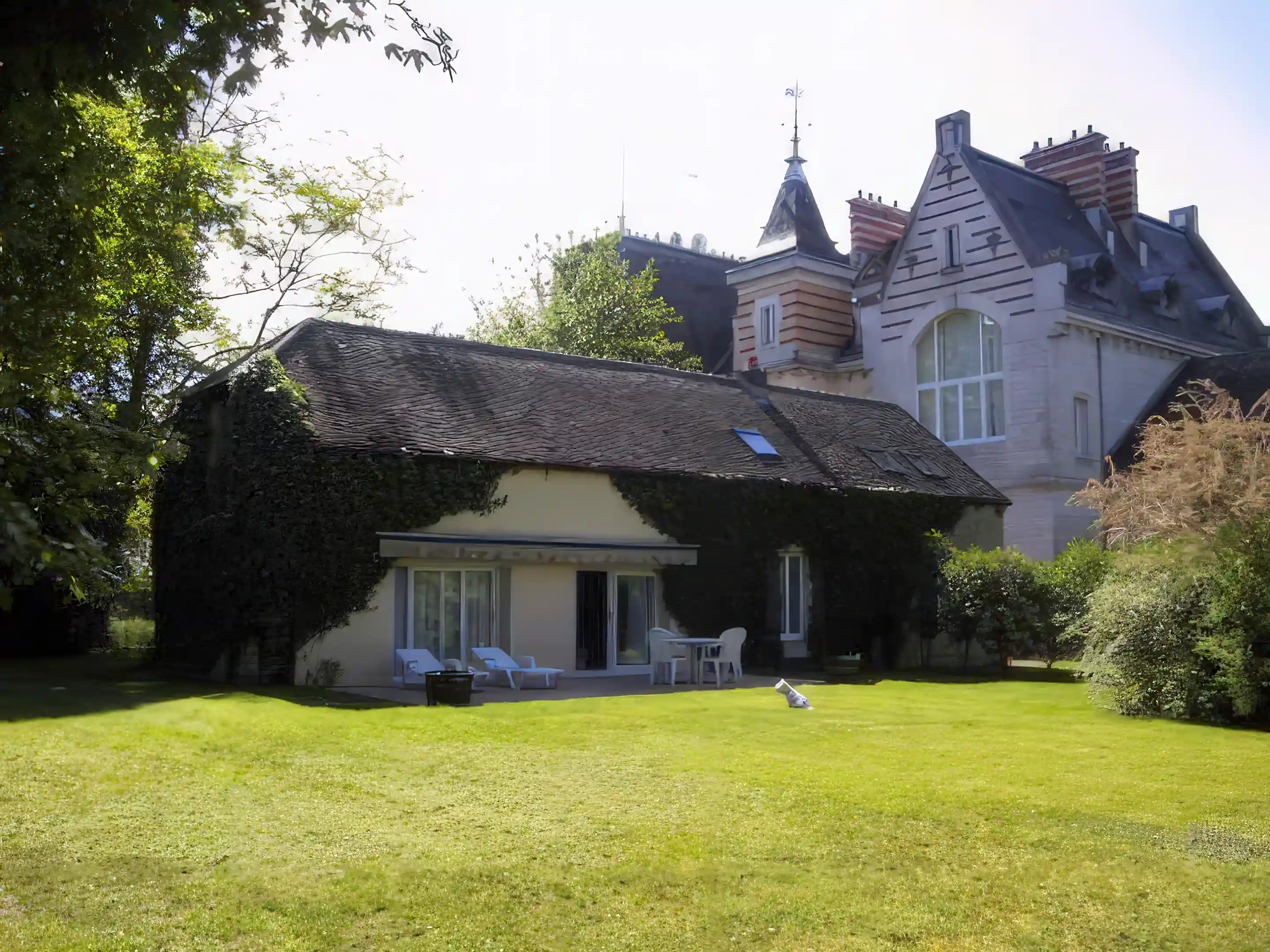 Chateau for Sale in Dijon (Burgundy), France