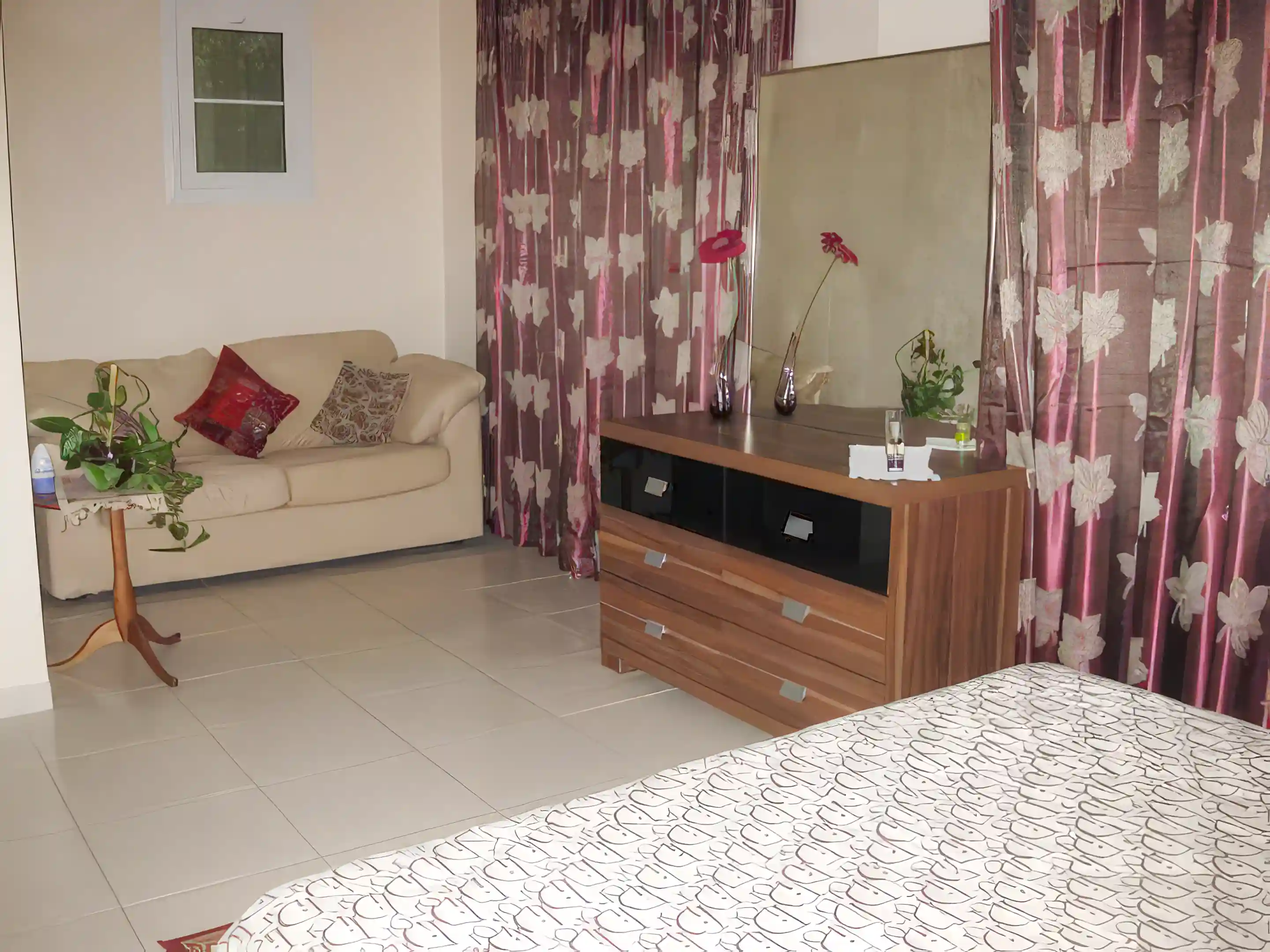 master bedroom sitting corner
