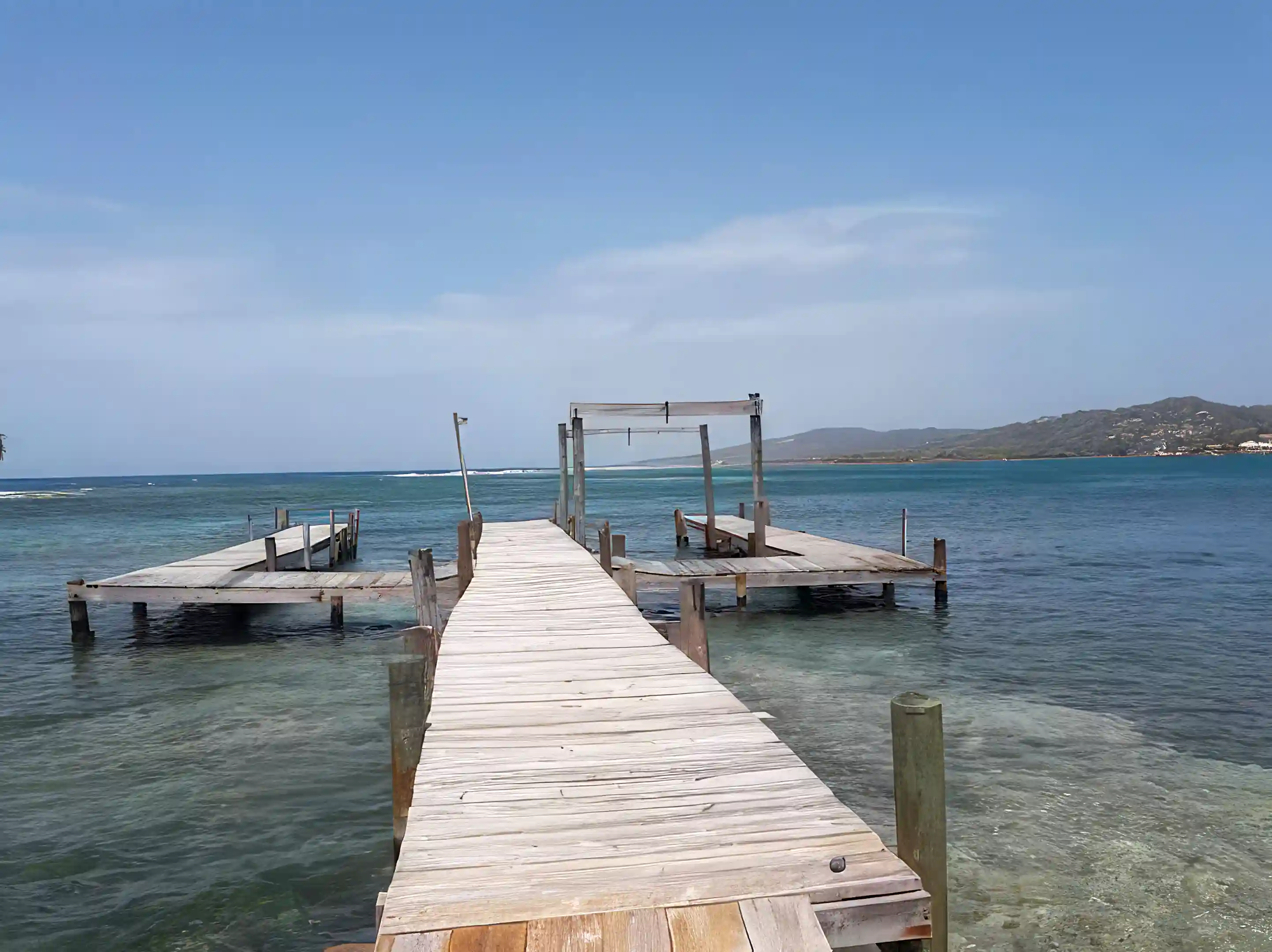 Oceanfron Land, Scuba Resort for Sale in Jonesville, Oak Ridge, Roatan Island, Honduras